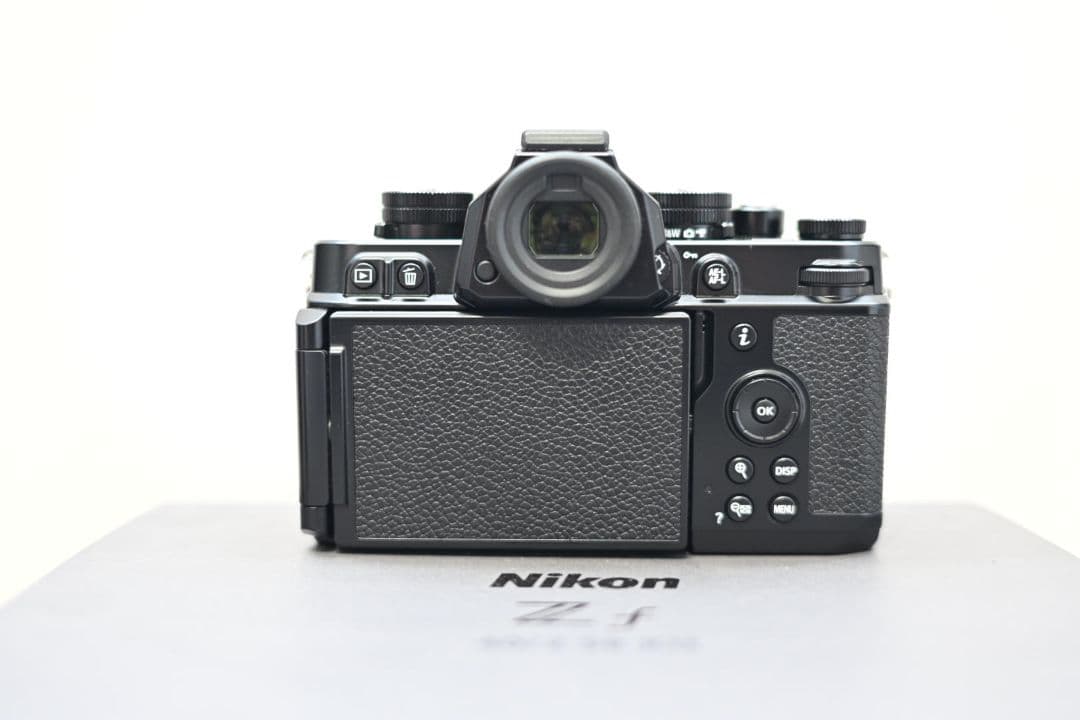 Nikon Z f ボディブラック【シャッター数約3万／おまけ多】