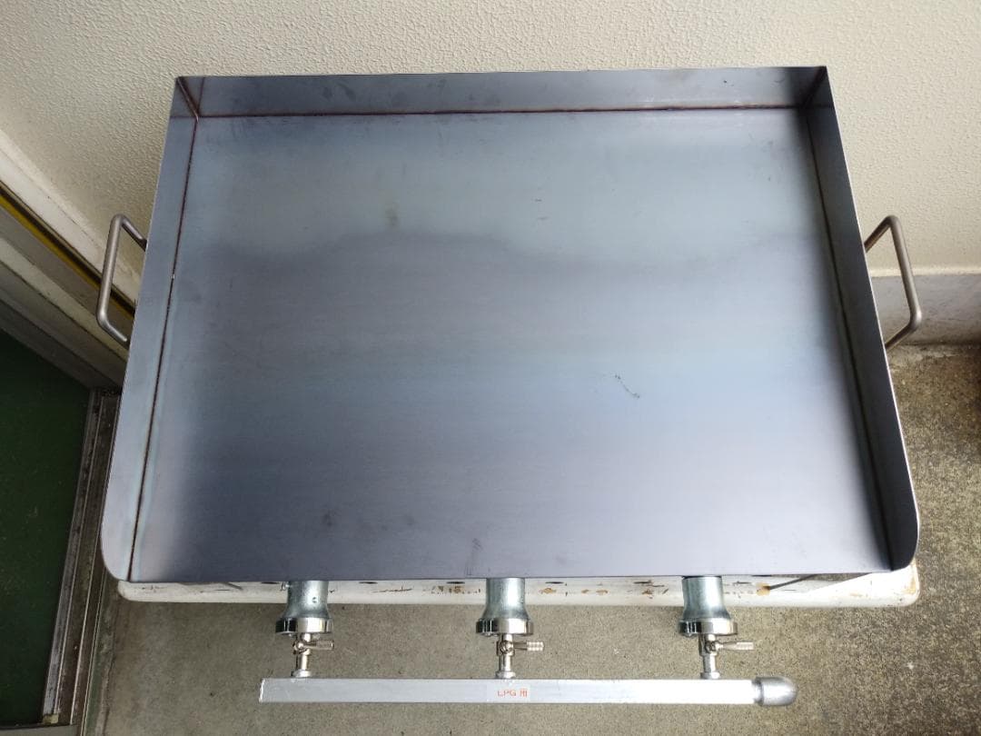 極厚６ミリ 便利な持手付き 鉄板 バーベキュー キャンプ プロパンガス 送料無料