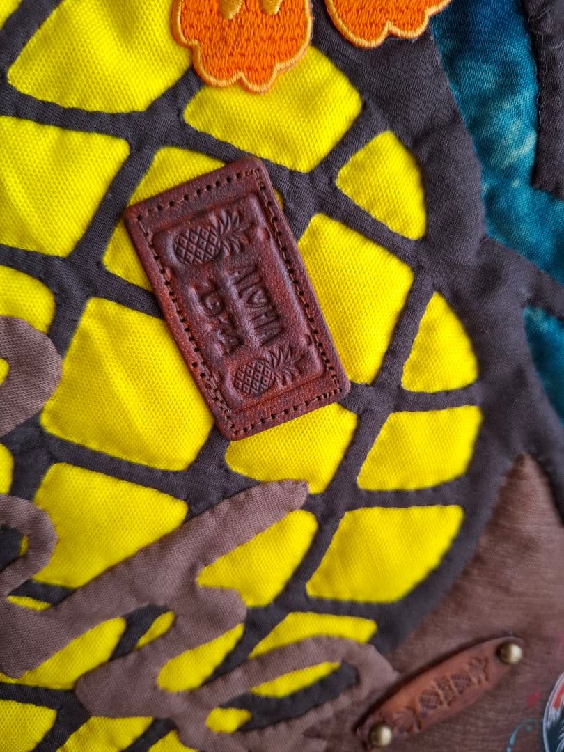 最終お値下げ！ハワイアンキルトバッグ　2WAY ファスナーバッグ革タグチャーム付