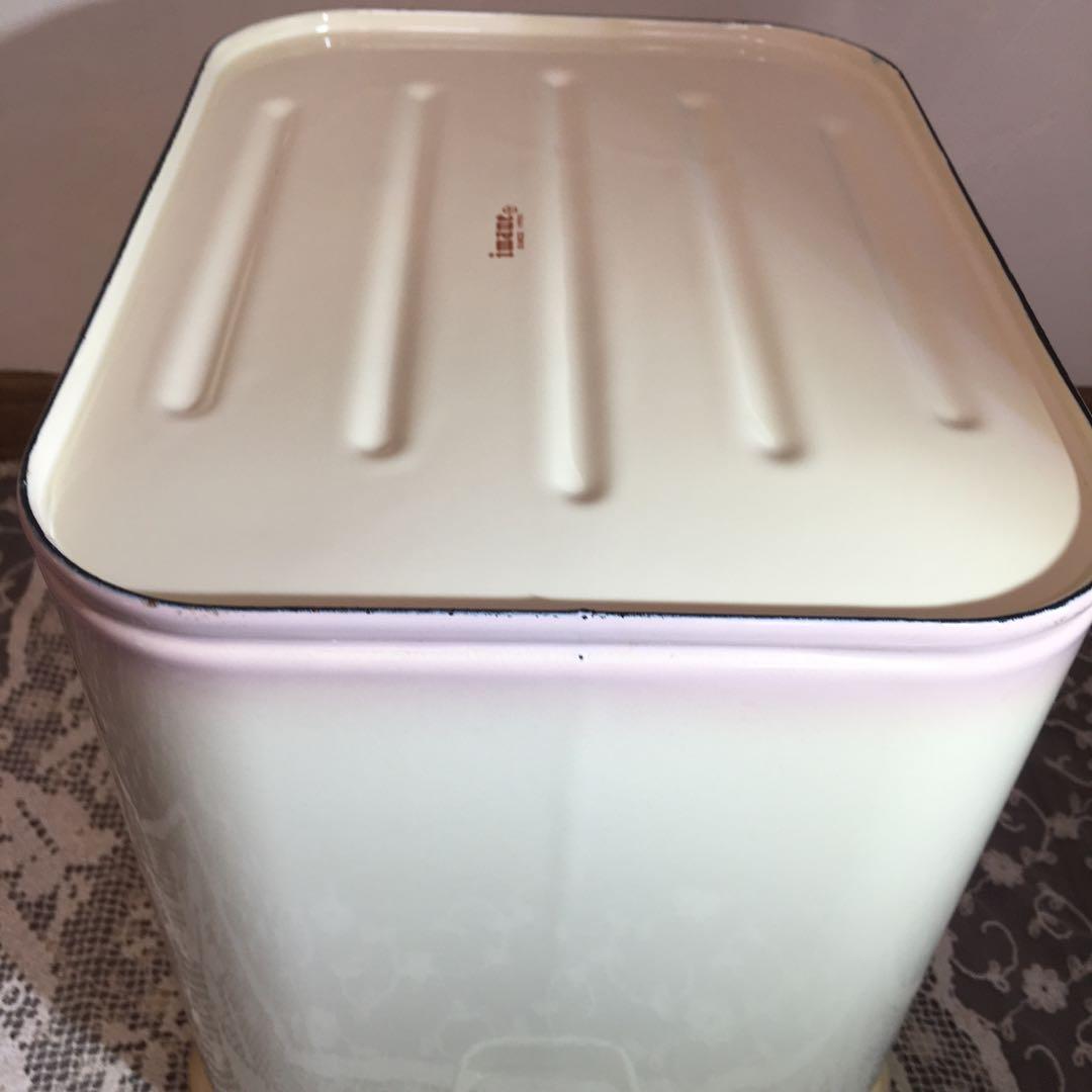 ❤︎イマン❤︎ダイアナローズホーロービート入りBOX缶