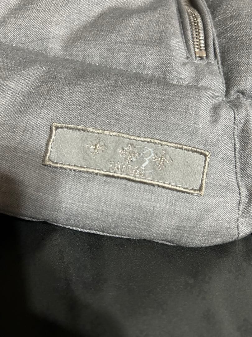 タトラス　ダウンベスト　LEONARDO 高級ライン　グレー