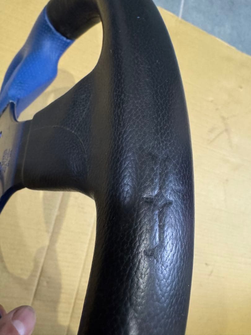 スポーツステアリング 絶版希少モモmomoコマンド1ステアリングハンドル