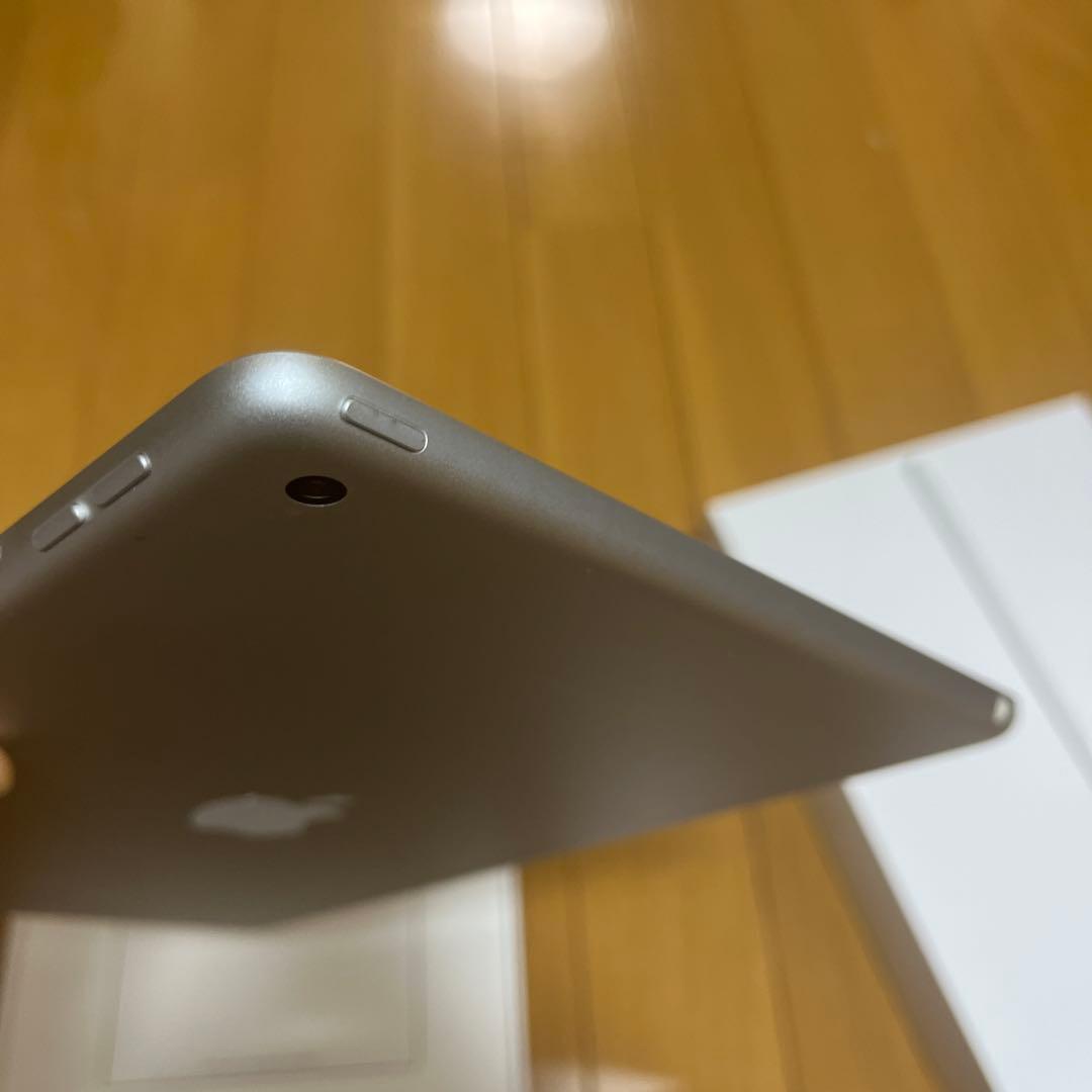 iPad (第9世代) 64GB Wi-Fiモデル　シルバー