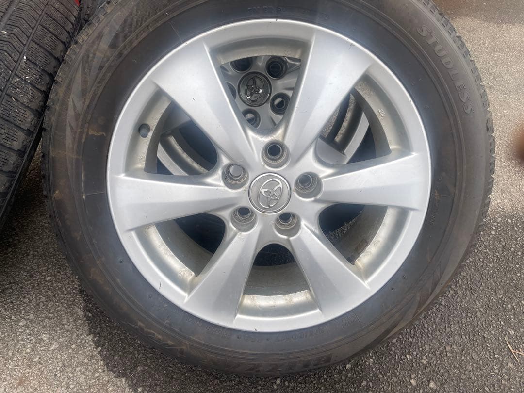 送料込み　ブリザックVRX 215/60r17. トヨタ純正