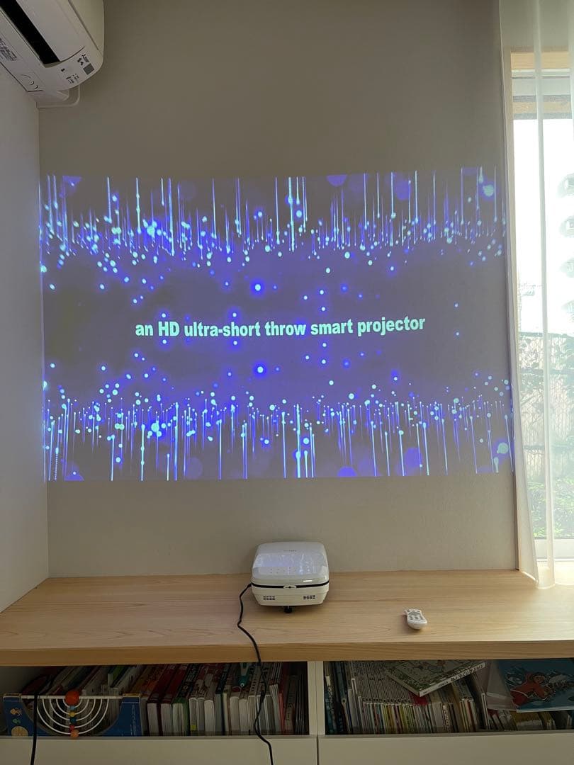 希少 FunLogy FUNTASTIC Air LED 超短焦点プロジェクター