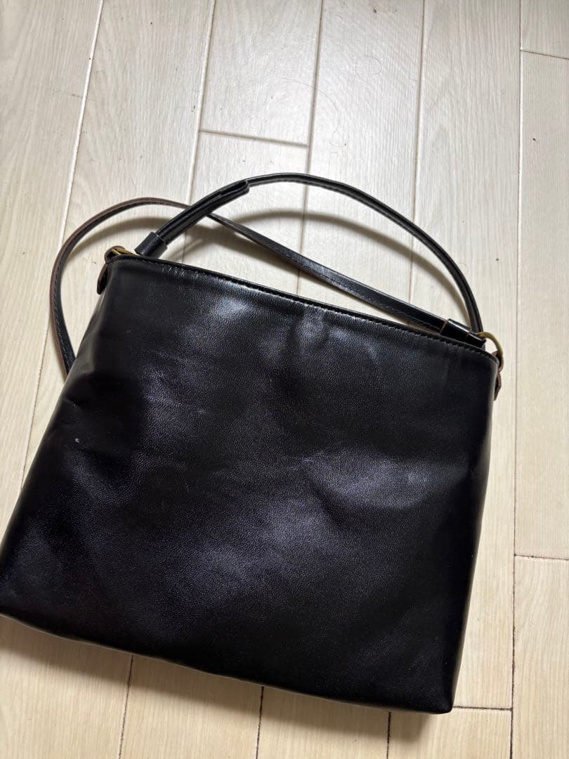 ワイツーレザー　サコッシュ　バッグ