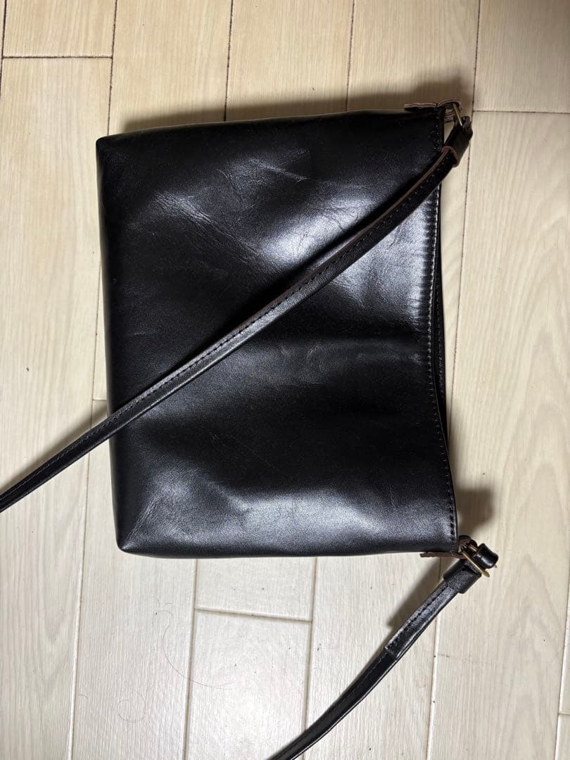 ワイツーレザー　サコッシュ　バッグ