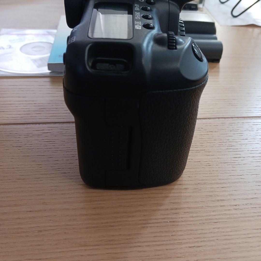 キャノン　Canon EOS 20D デジタル一眼レフカメラ