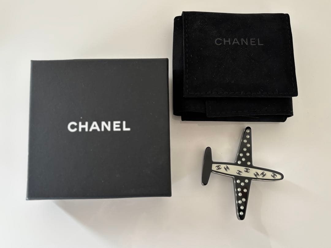CHANEL シャネル エアライン レジンブローチ　【未使用品】