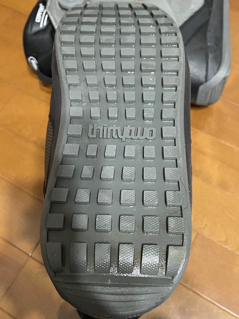 thirtytwo STW ダブルボアブーツ 27cm