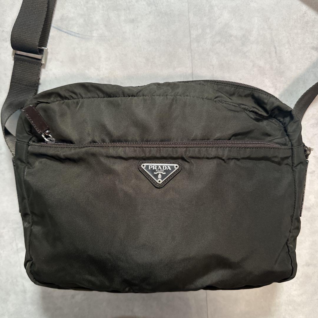 PRADA プラダ ナイロン ショルダーバッグ オリーブ トライアングル