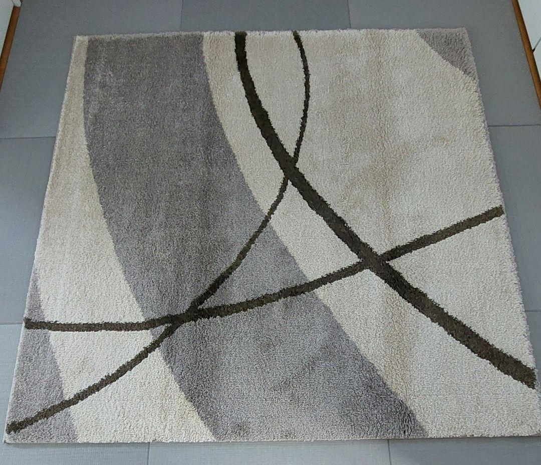 LOWYA（ロウヤ）ベルギーラグ　185×185