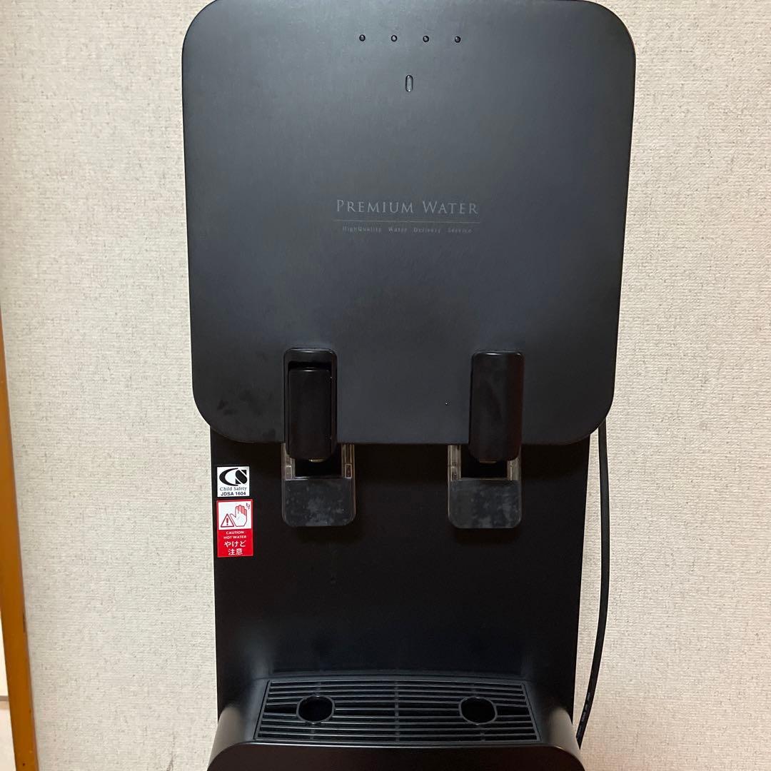 ウォーターサーバー　黒