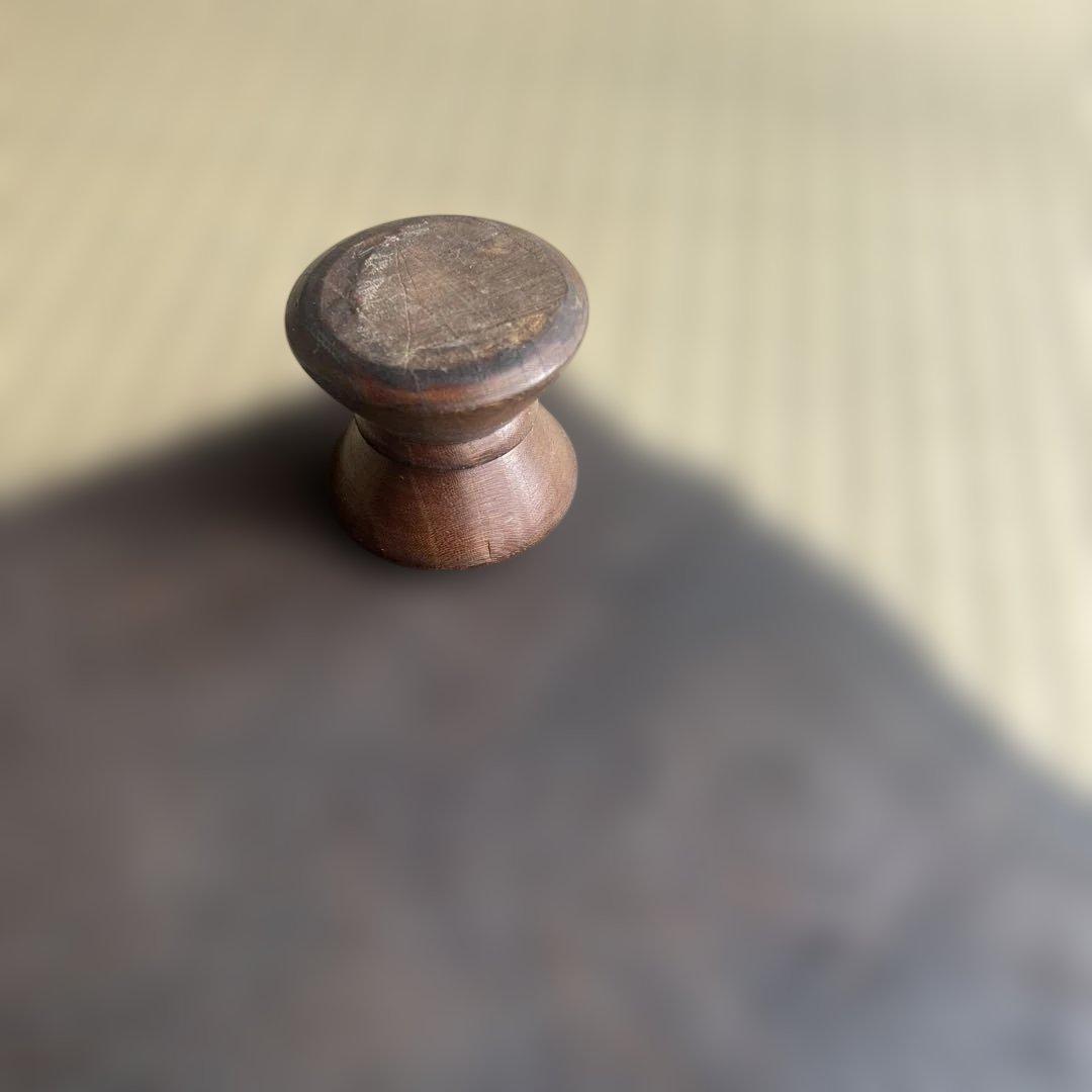 木製ダークブラウン置物 自然な形状