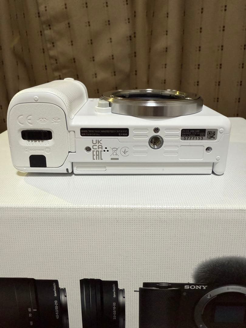 SONY VLOGCAM ZV-E10デジタル一眼レフ ホワイト 2本レンズ付き