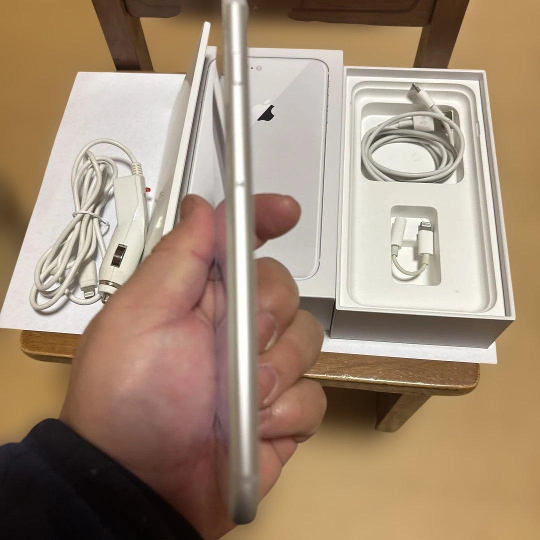 Apple iPhone 8 Plusシルバー 本体 充電器付き