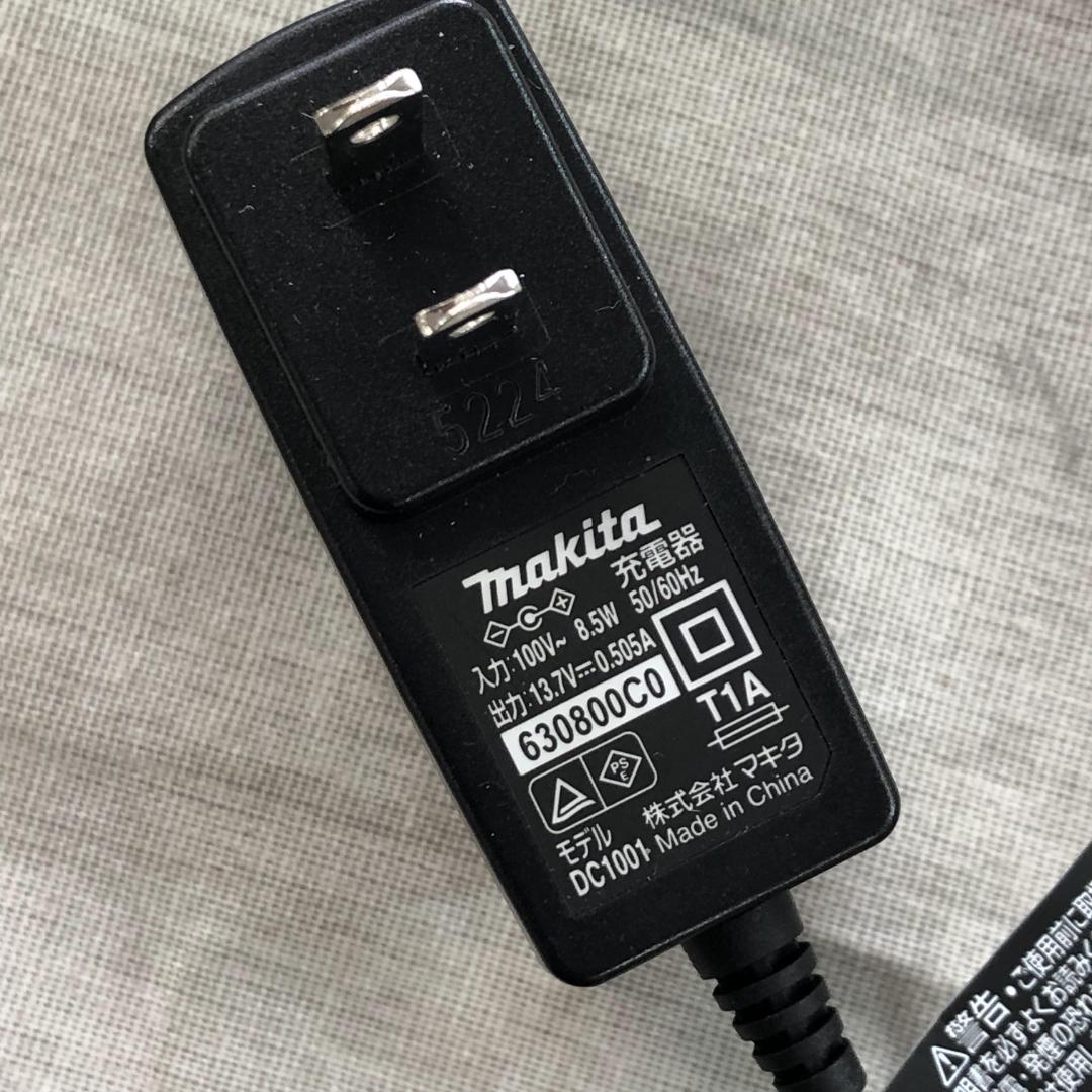 未使用 マキタ 充電式クリーナ バッテリ内蔵式 CL116DWI
