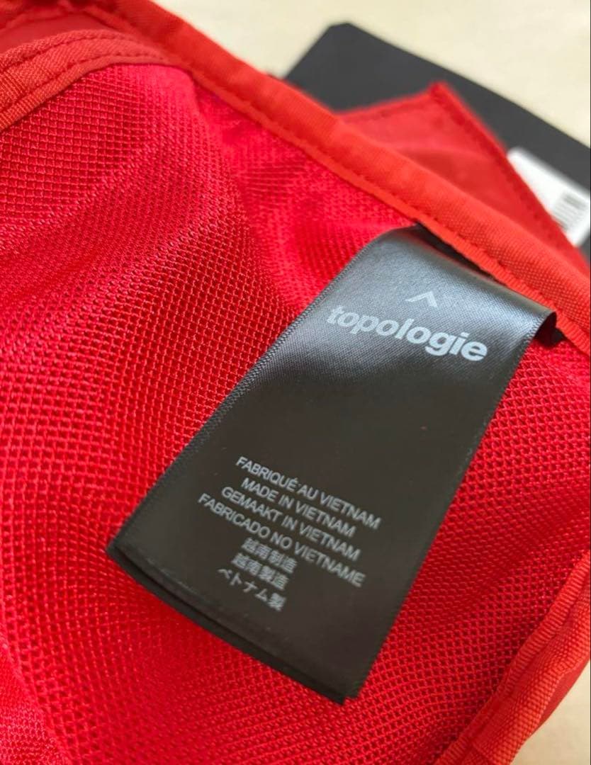 【タグ付き新品】topologie ブラック サコッシュ　ストラップ付年末価額‼️