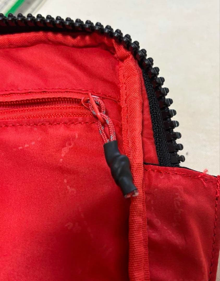 【タグ付き新品】topologie ブラック サコッシュ　ストラップ付年末価額‼️