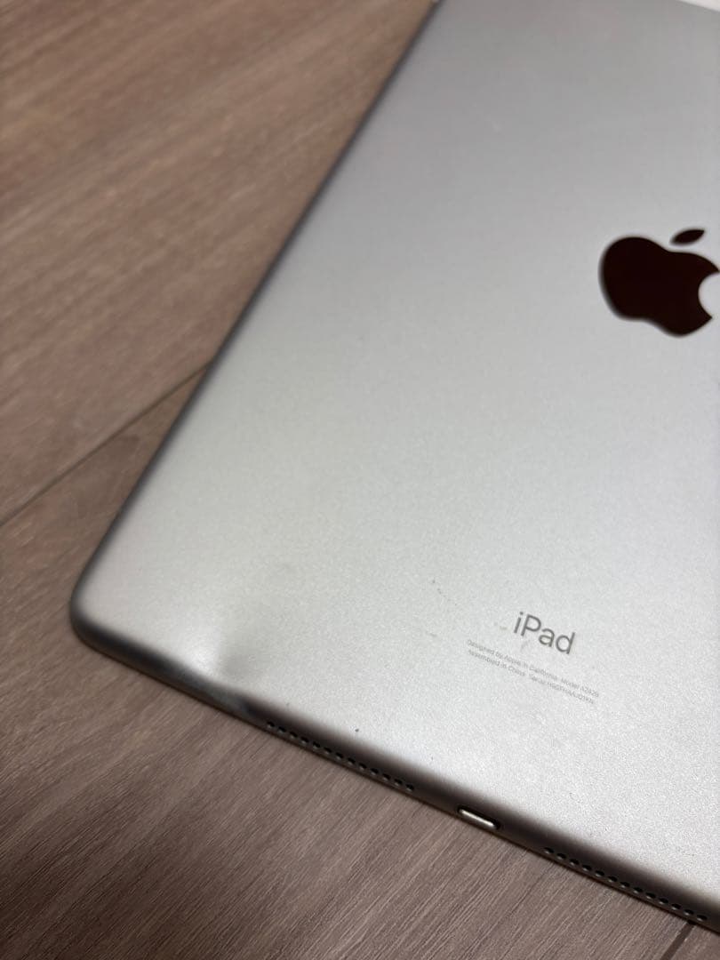 Apple iPad 第8世代　本体