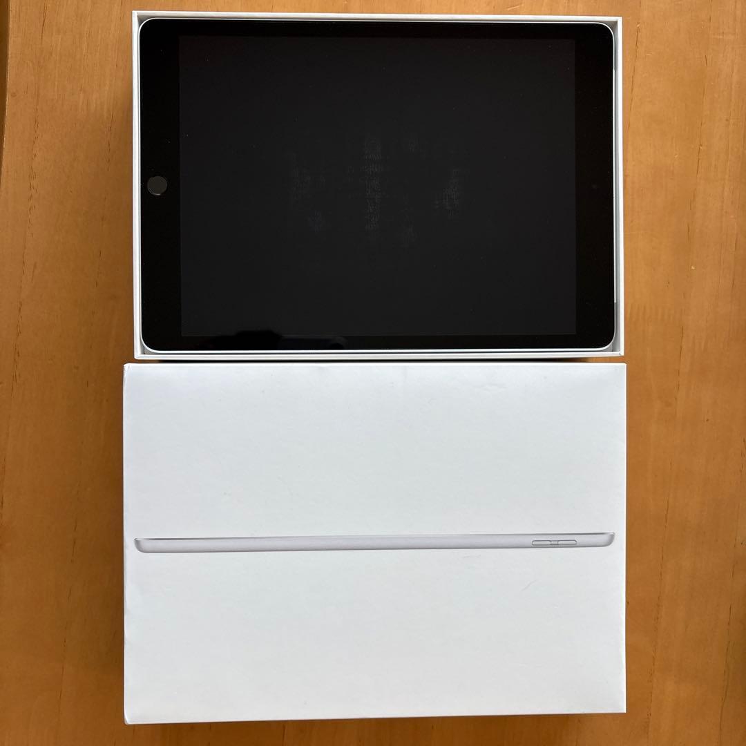 iPad (第9世代) Wi-Fi + Cellular 64GB シルバー