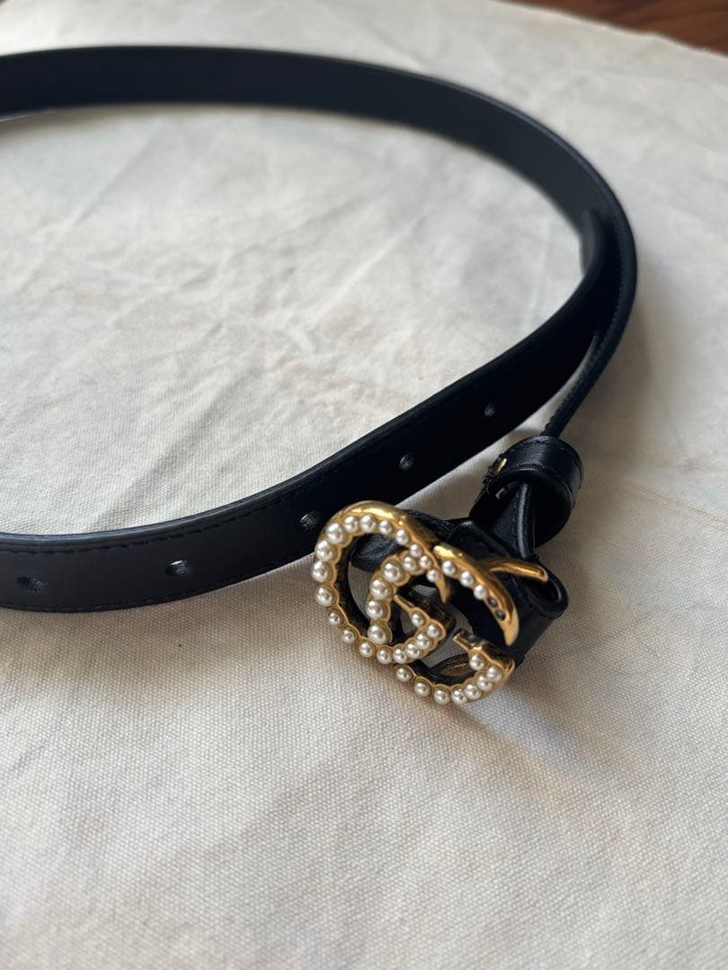 GUCCI パール付きブラックベルト