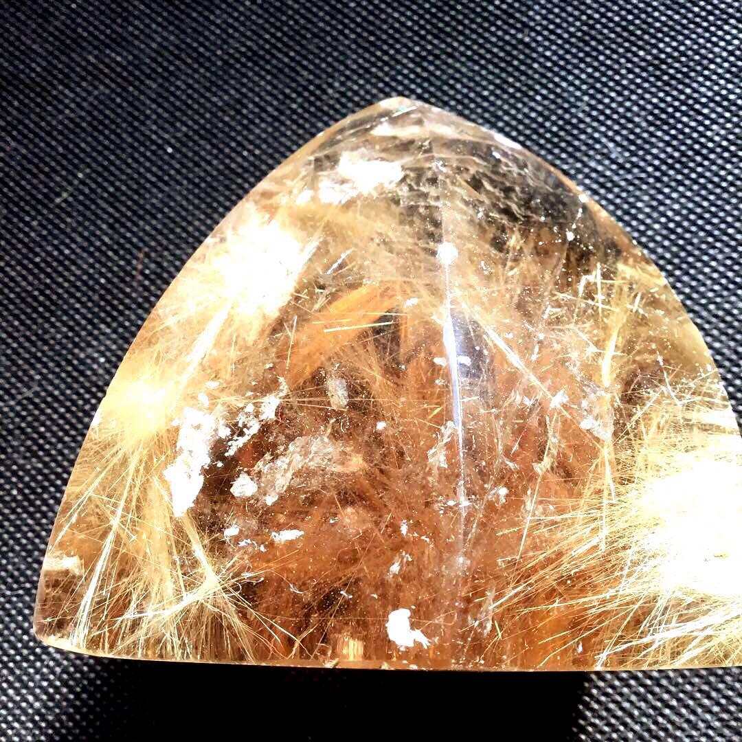 ルチルクォーツ　置物　天然石ゴールドルチルクォーツ　パワーストーン　ブラジル産