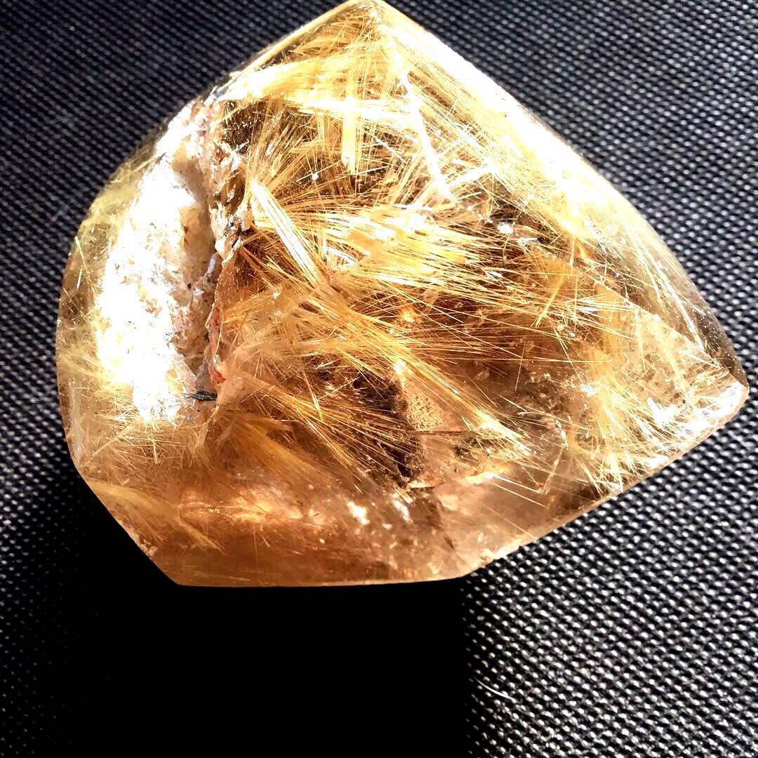 ルチルクォーツ　置物　天然石ゴールドルチルクォーツ　パワーストーン　ブラジル産