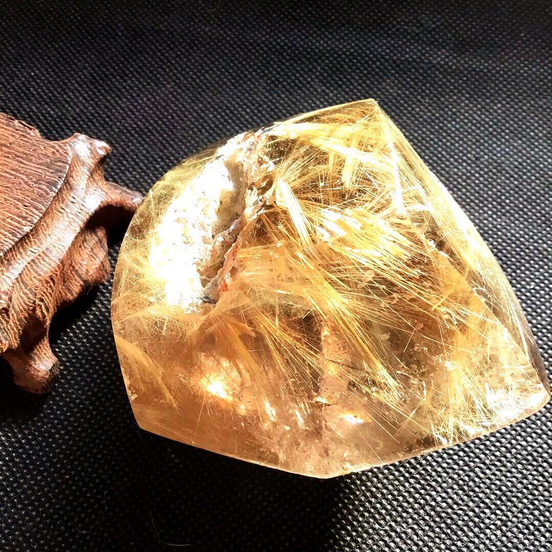 ルチルクォーツ　置物　天然石ゴールドルチルクォーツ　パワーストーン　ブラジル産