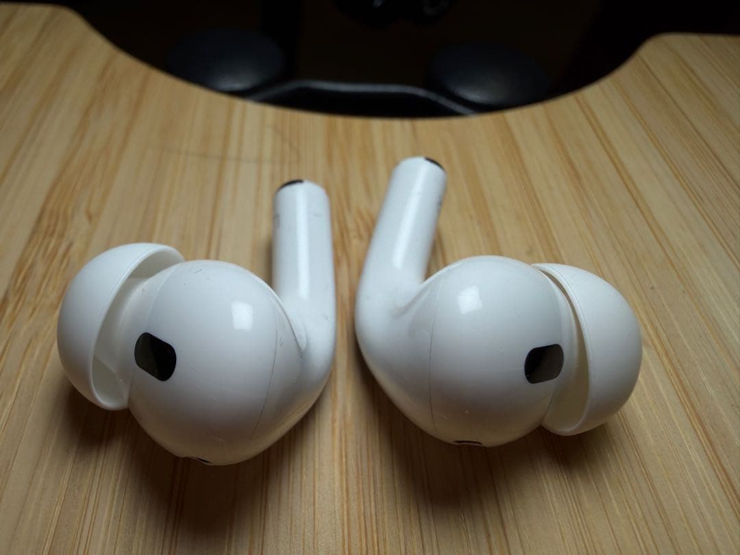 AirPods Pro 第2世代 ＋Spigen保護ケースおまけ付き