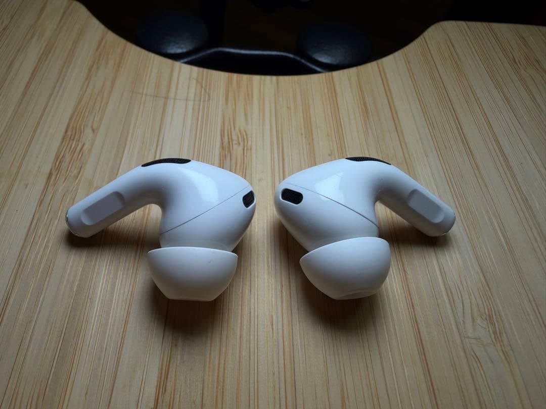 AirPods Pro 第2世代 ＋Spigen保護ケースおまけ付き