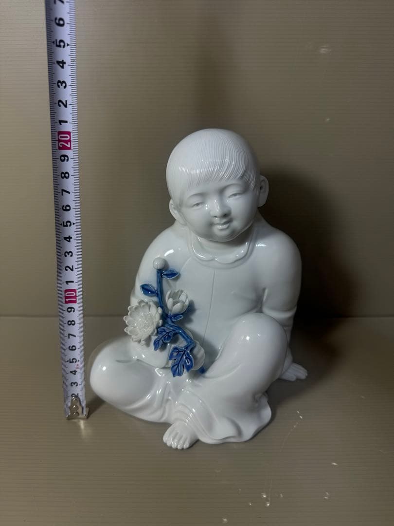 2613希少　人間国宝　十三代　酒井田柿右衛門　「太白菊童子　彫」　置物　未使用