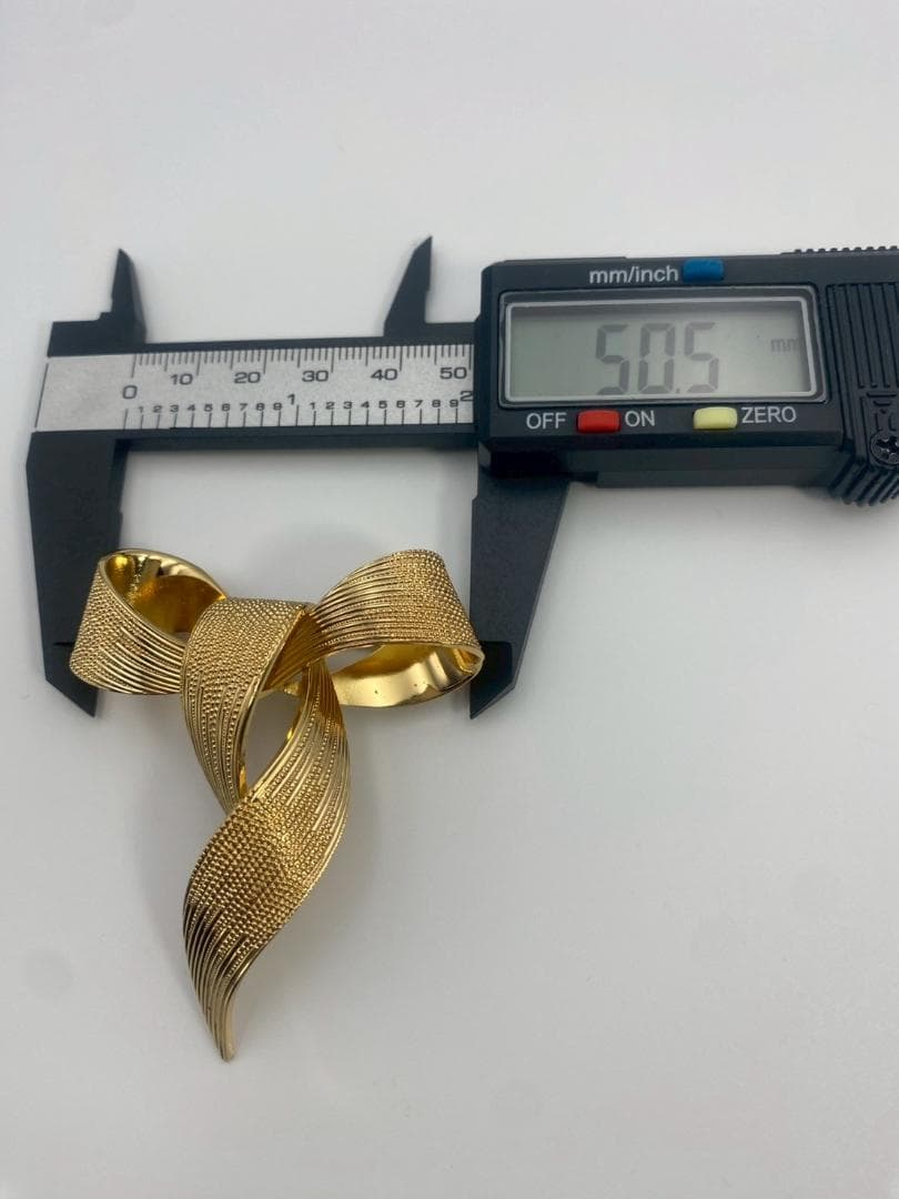 Christian Dior リボン ピンブローチ ゴールド 正規品