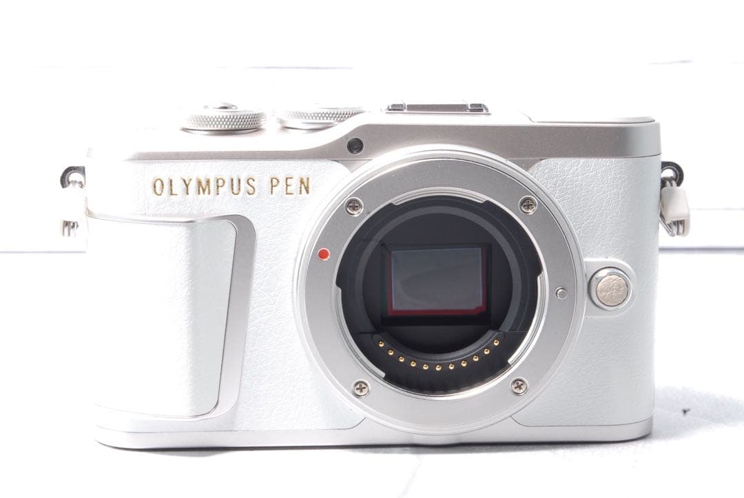 Lucyさま　オリンパス　PEN E-PL9 14-42mm EZ