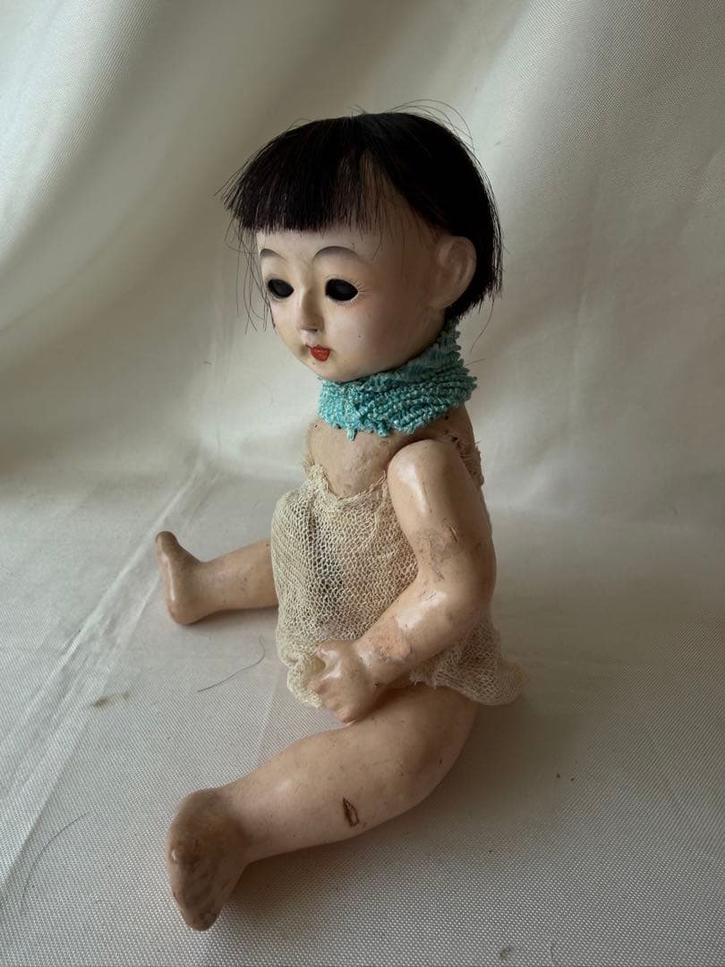 大きめサクラビスク　約28㎝　眠り目　赤いお着物　ボンネットセット　市松人形