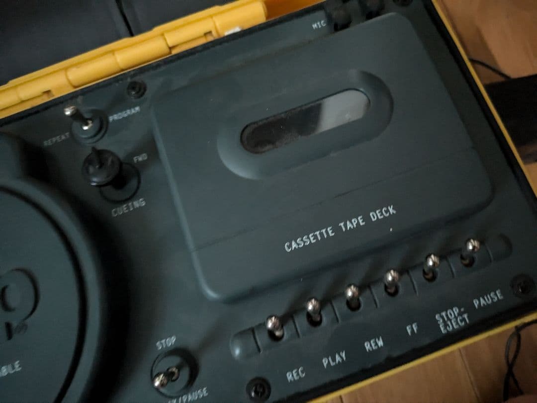 R*様 中古JEEP BOOM BOX CDラジカセ イエロー箱入り 希少品