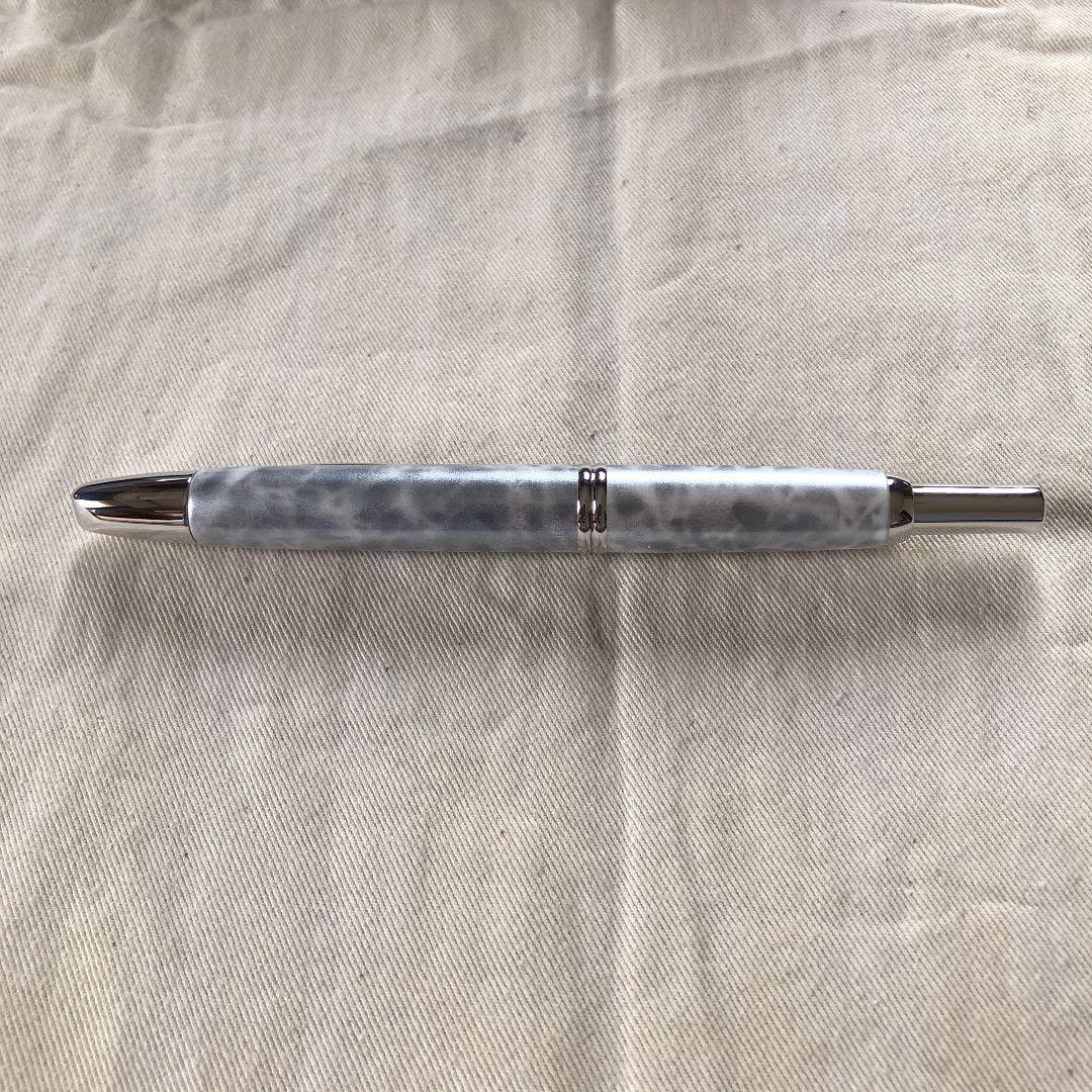 パイロット　キャップレス万年筆　ムーンライト　細字　Ｆニブ