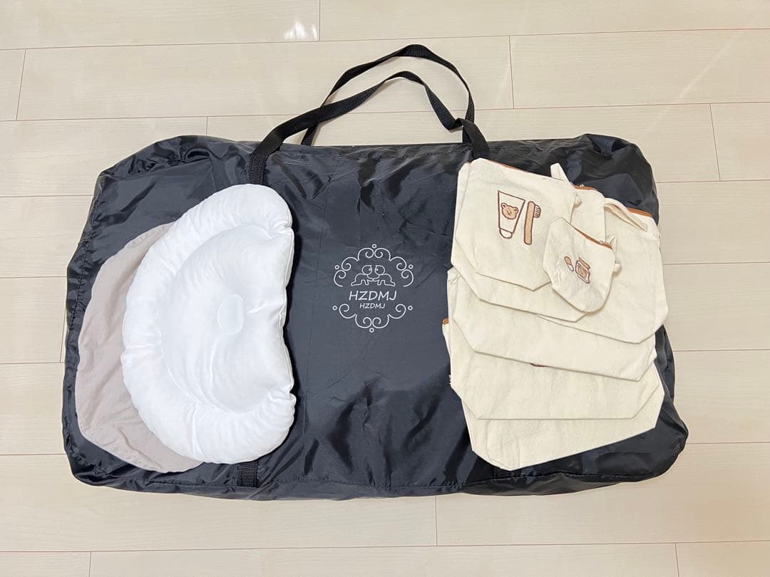 hzdmj ベビーベッド　色々セットになってます