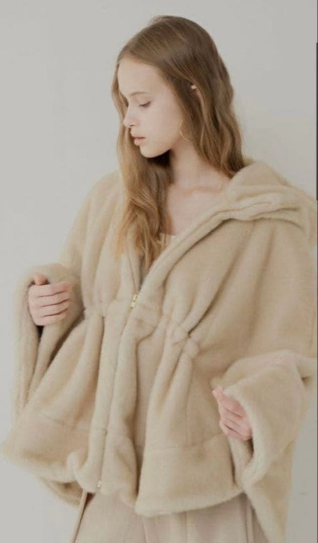 メゾンドドルチェ　ポンチョ　ベージュ