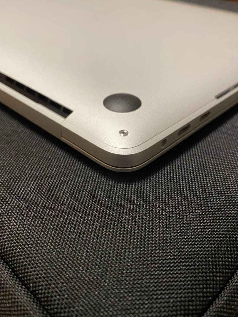 MacBook Pro 13インチ / i5 / 16GB / 512GB