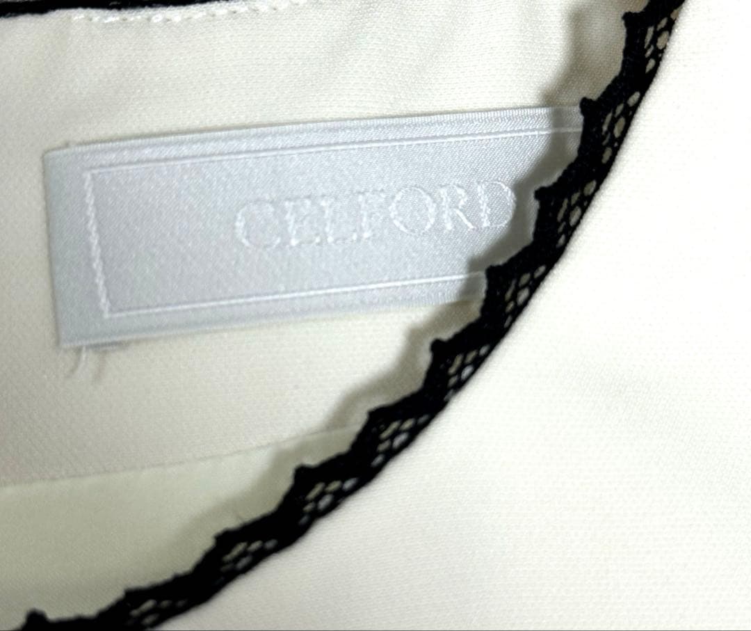 美品 セルフォード ワンピース レースラインＷクロスワンピース 白