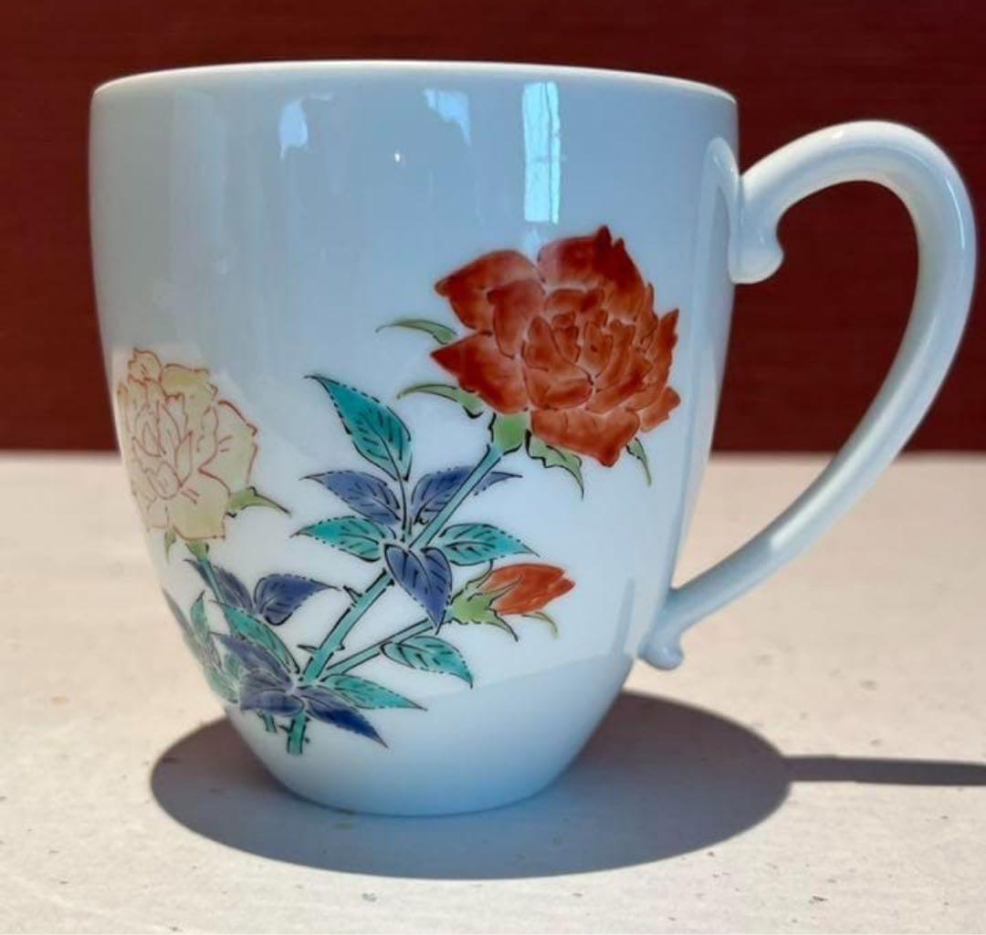 ✨人間国宝　十四代柿右衛門　錦　薔薇文　碗皿（モーニングカップ）　未使用品　バラ