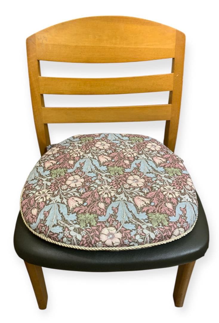 コンプトン柄　ダイニングシートクッション　4枚セット