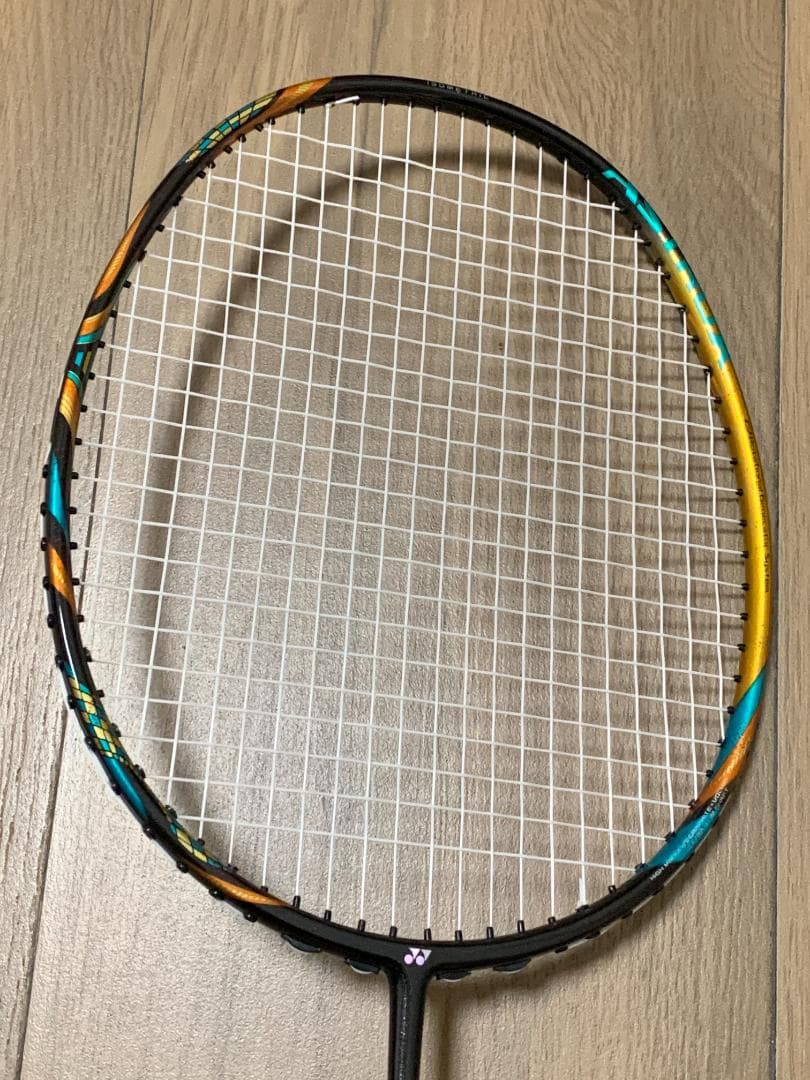 YONEX ヨネックス アストロクス88D PRO 4UG5