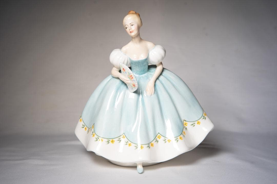 ロイヤルドルトン フィギュリン 陶器人形 ファーストダンス アリソン