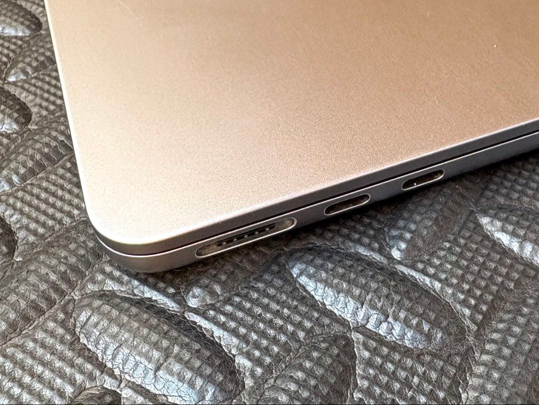 MacBook Air M2 2022 13.6インチ 8GB 256GB