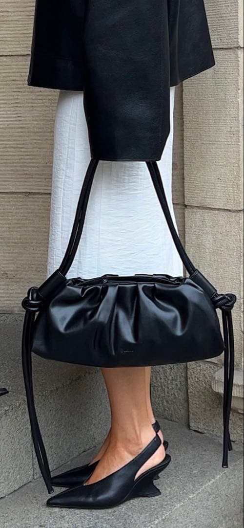 お値下げ！！ÖLEND ブラック ショルダーバッグ