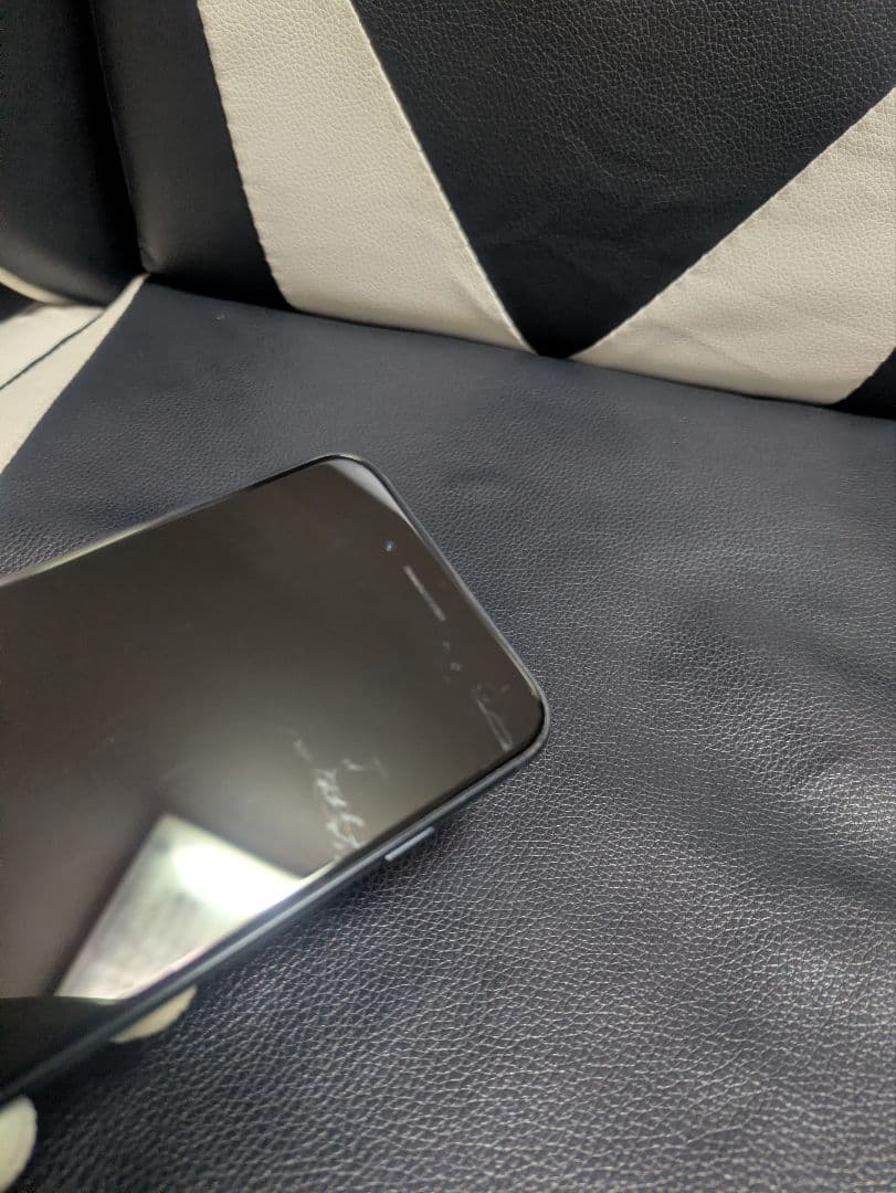 良品　iPhone　se3 第3世代　64gb SIMフリー　黒　ブラック62