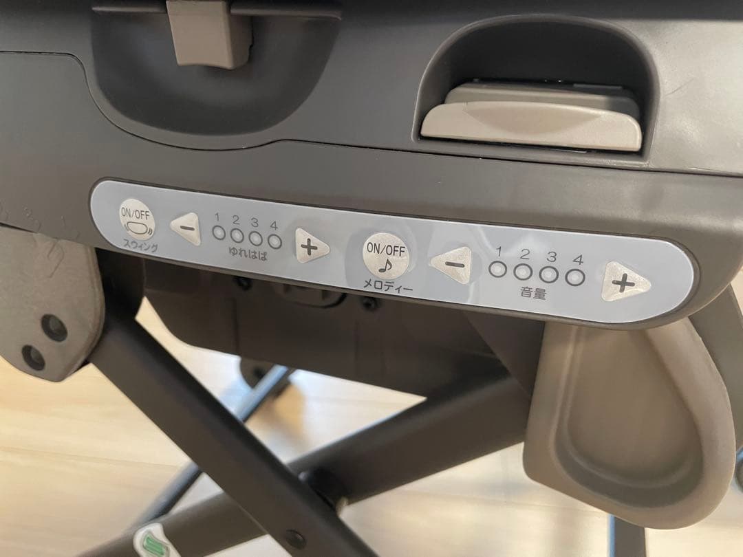 【美品】コンビ　ネムリラ　オートスイング　シンプライト（トイザらス限定モデル）