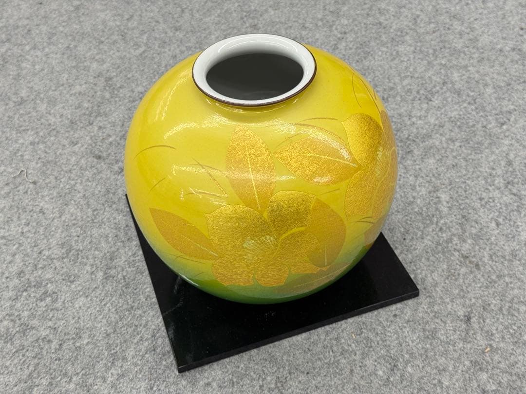 九谷焼 花瓶 8号花瓶・釉裏金箔彩山茶花（花台付）